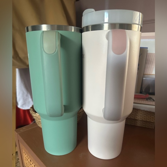 Stanley The Quencher H2.0 Flowstate Tumbler 40oz Pink Rose Quartz AND Eucalyptus - Picture 7 of 10